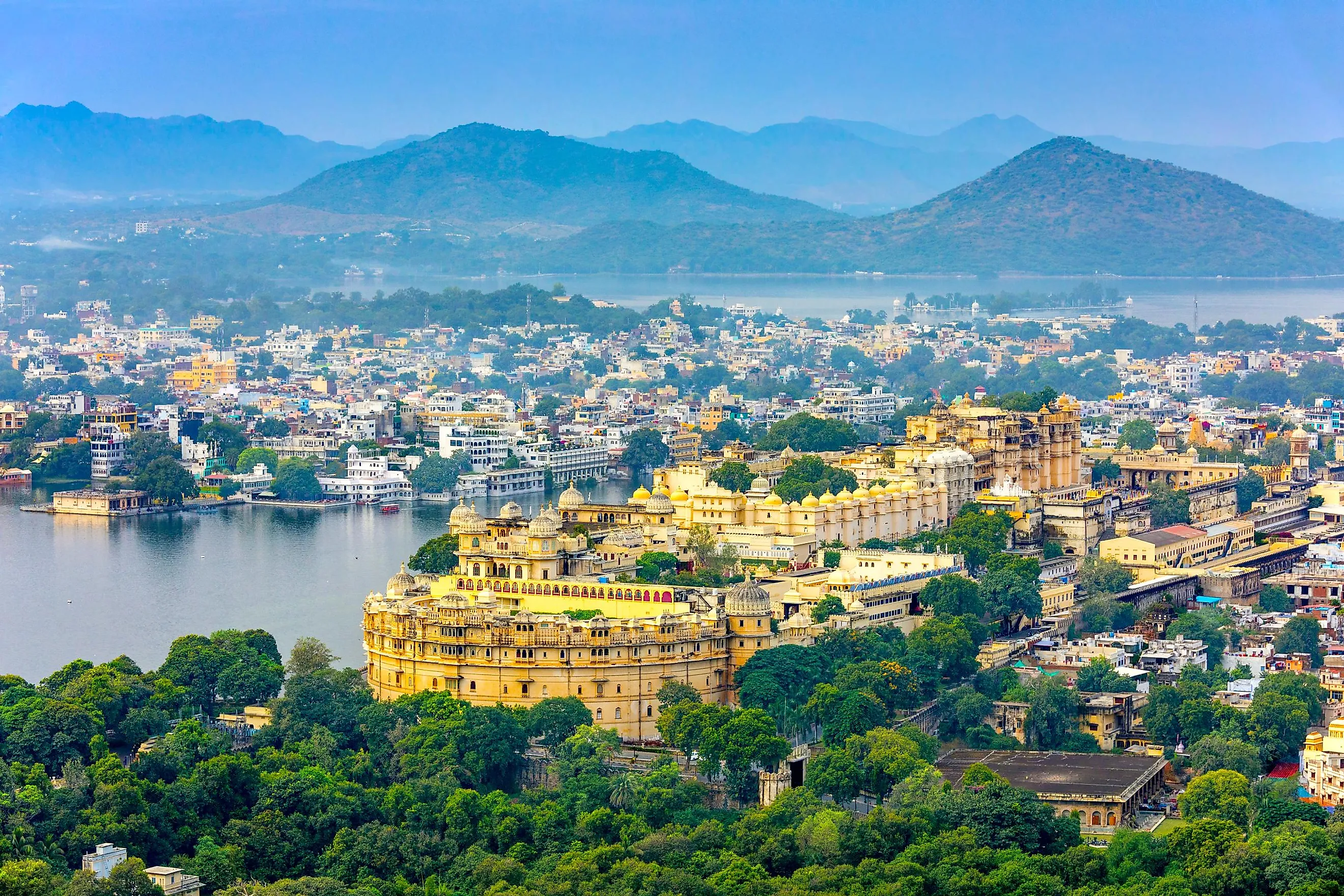 Weekend In Lake City Udaipur Tour Package | Virasat Tour